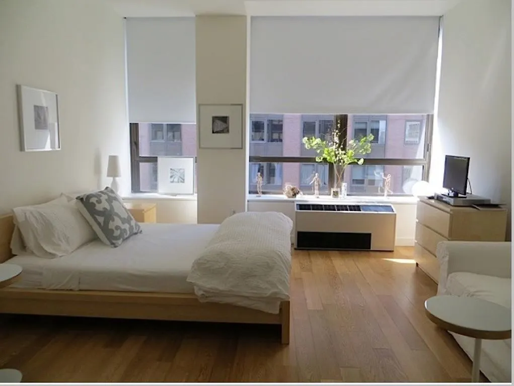 Studio Apartment Wall Street New York